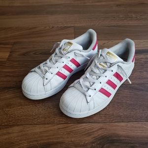 Adidas lady shell toe sneakers size 6
